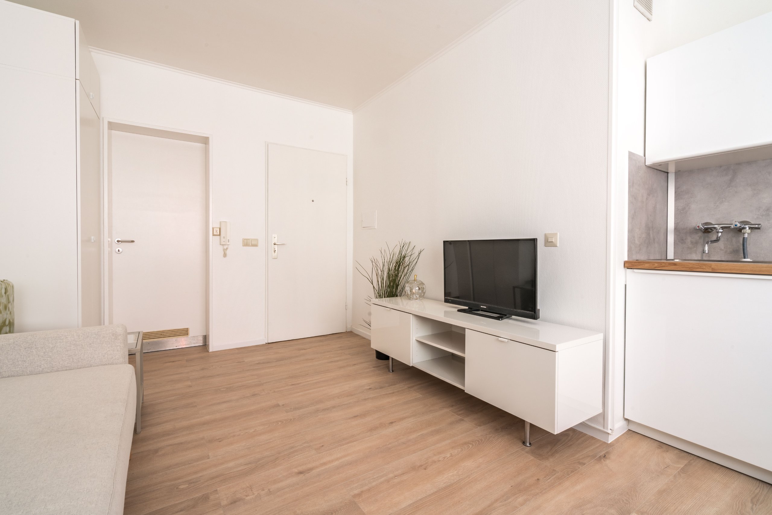 Möbliertes Studio mit Keller – Luxemburg-Stadt — 7 / 10