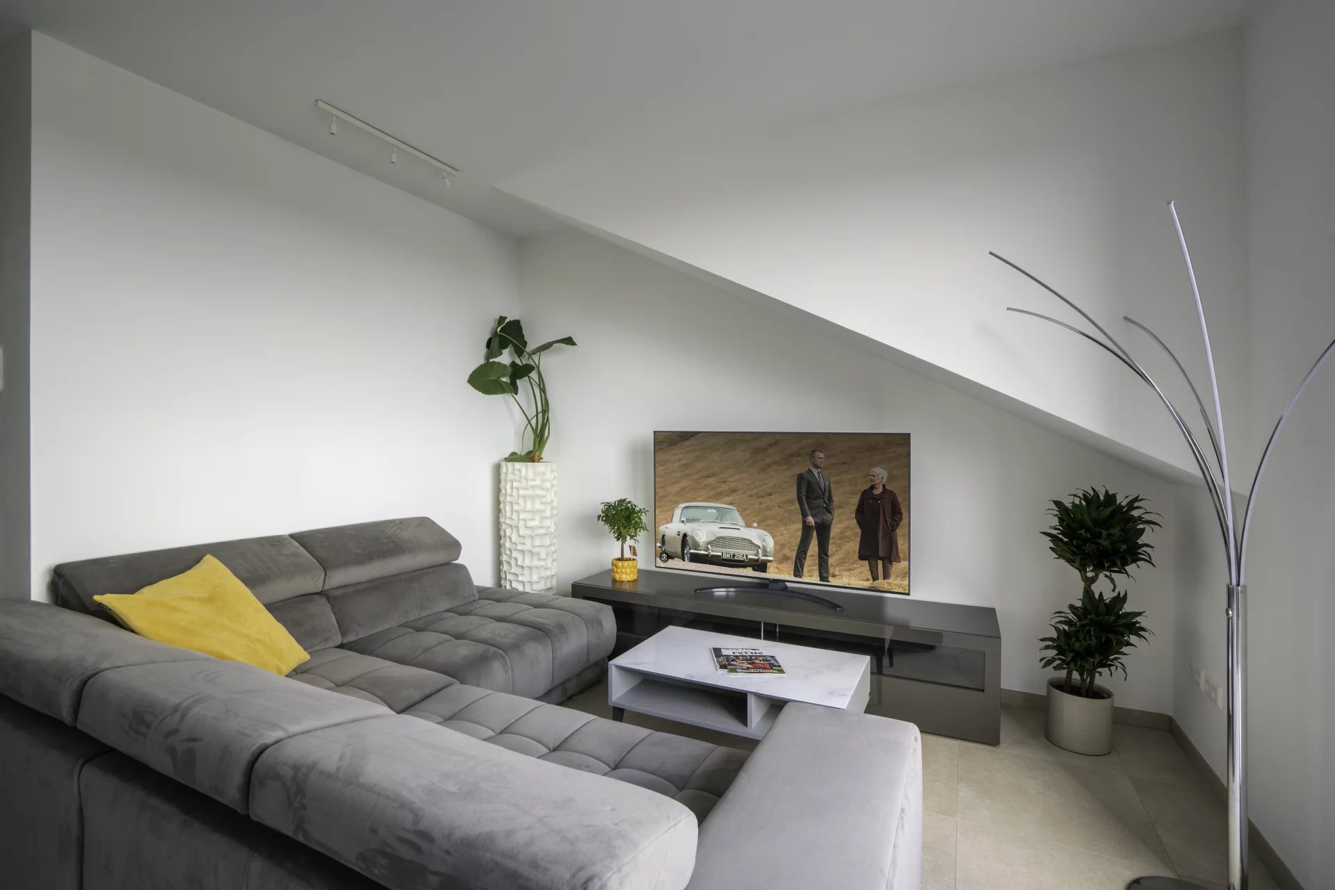 2-bedroom apartment with balcony — Dudelange — 2 / 10