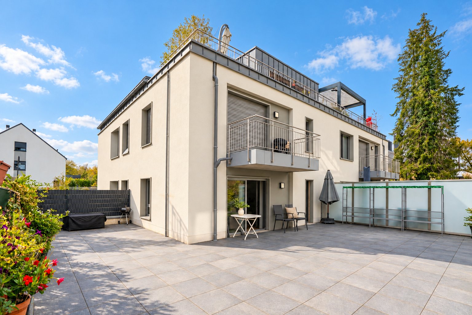 3-bedroom apartment, terrace and garden — Kehlen — 3 / 15