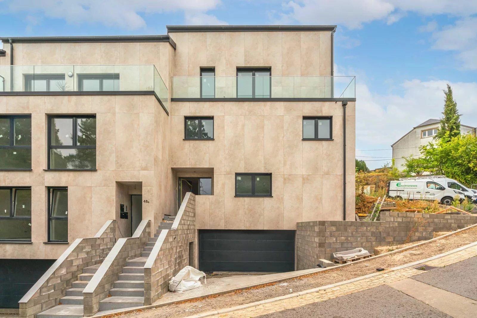 Duplex haut de gamme de 5 chambres avec terrasses et parkings – à vendre — Luxembourg-Hamm — 2