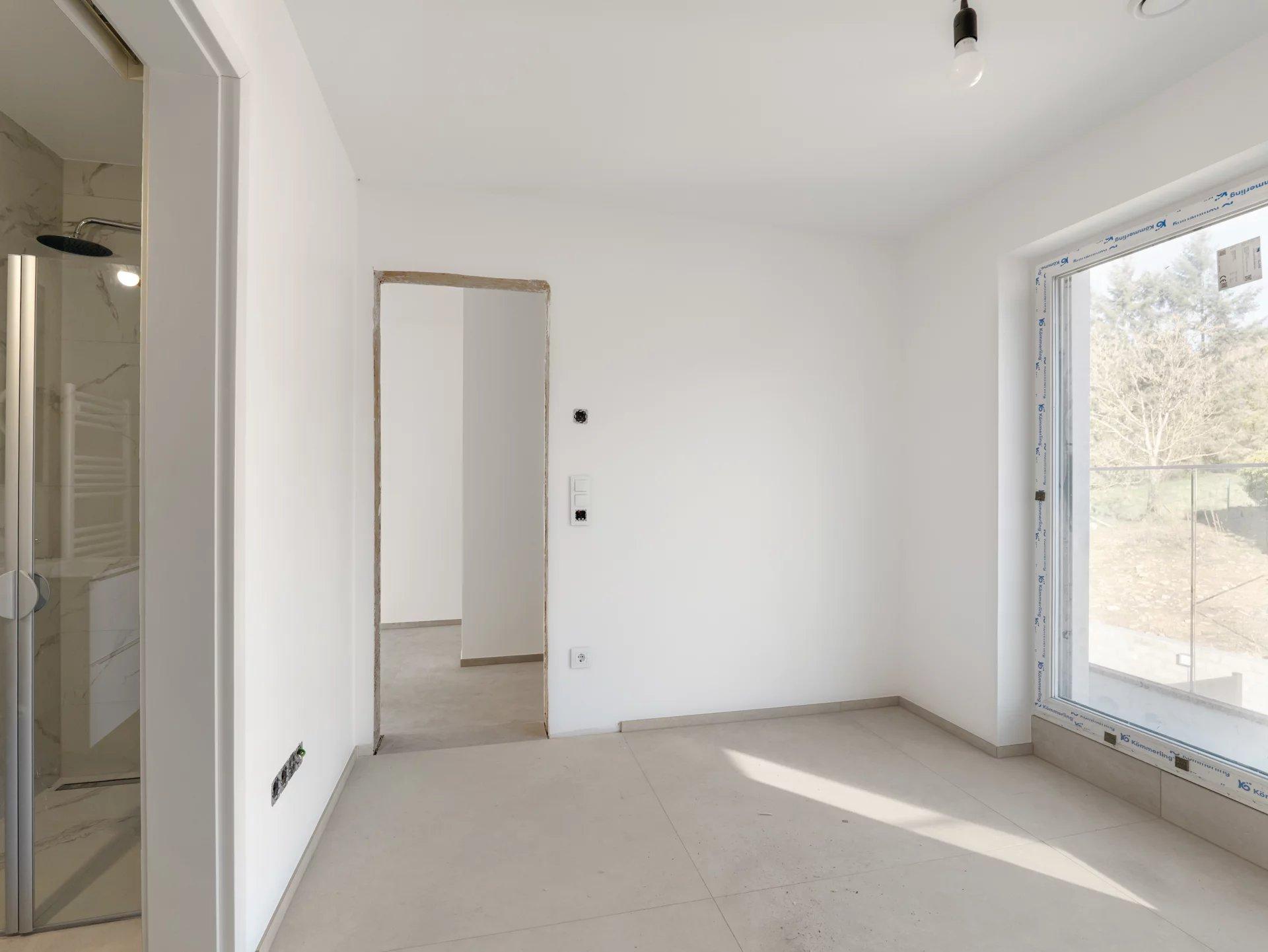 Duplex haut de gamme de 5 chambres avec terrasses et parkings – à vendre — 15 / 23