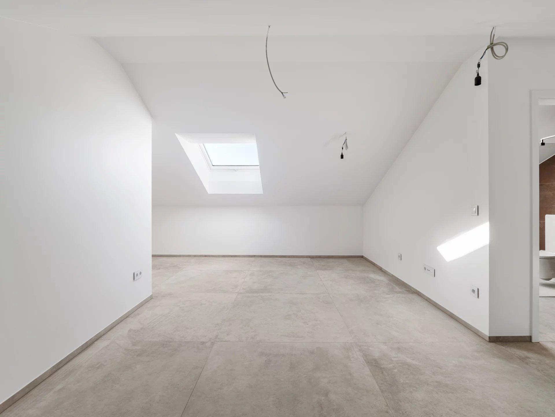 Duplex haut de gamme de 5 chambres avec terrasses et parkings – à vendre — 22 / 23