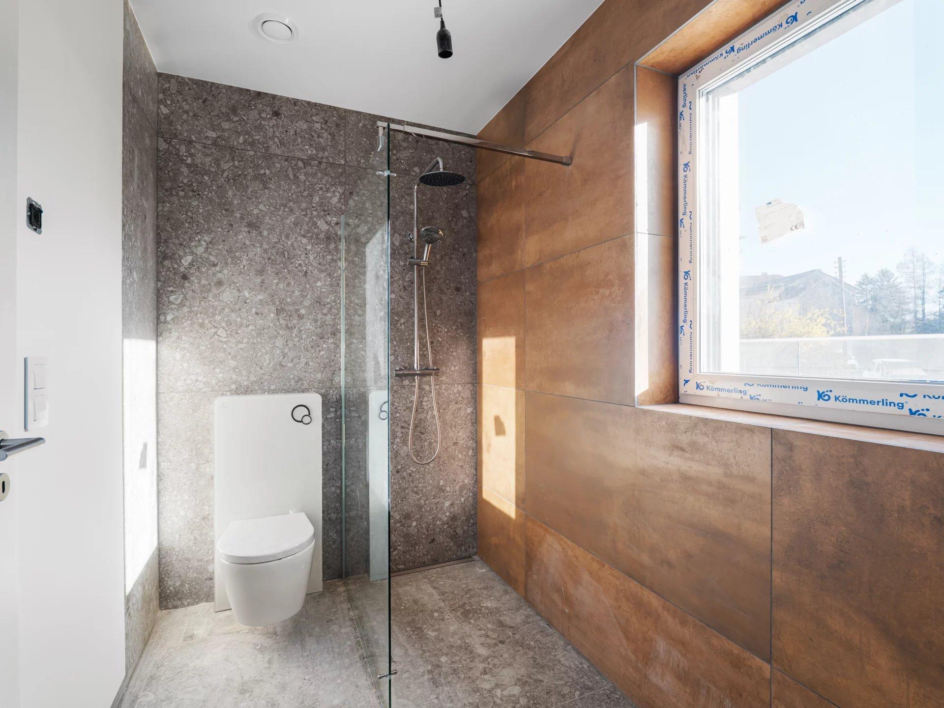 Duplex haut de gamme de 5 chambres avec terrasses et parkings – à vendre — 18 / 23