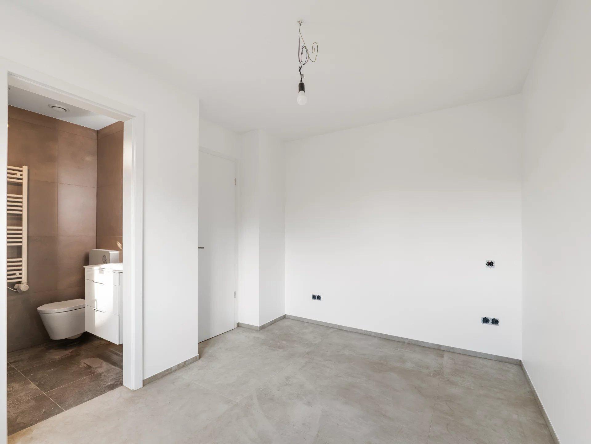 Duplex haut de gamme de 5 chambres avec terrasses et parkings – à vendre — 10 / 23